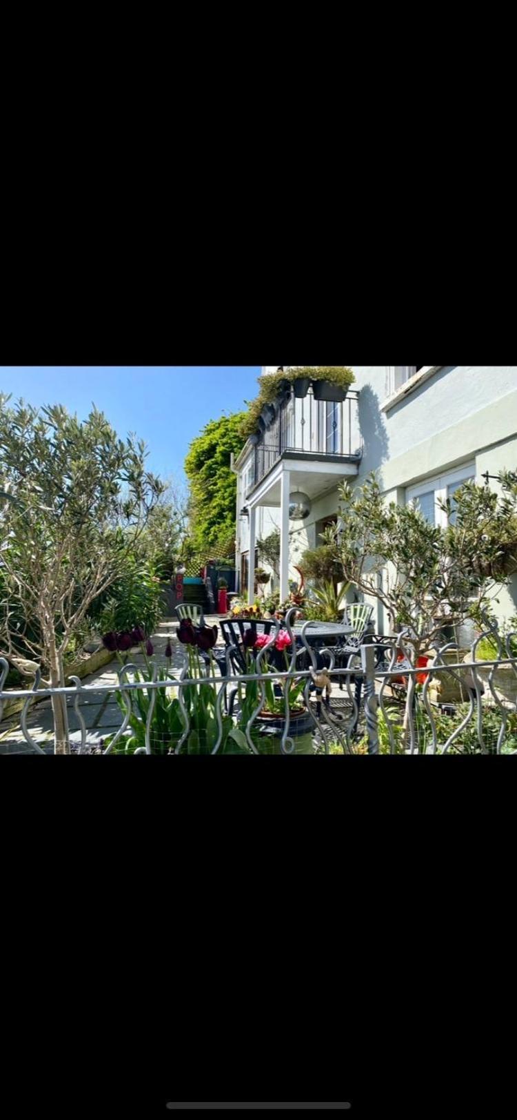 Pop Art Pad Heart Of Old Town With Parking! Apartment Hastings Exterior foto